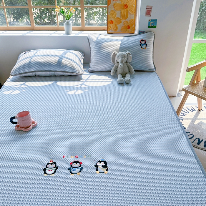 91家纺网 家纺一手货源 找家纺 千朵 2025新款冰豆豆绣花凉席 企鹅