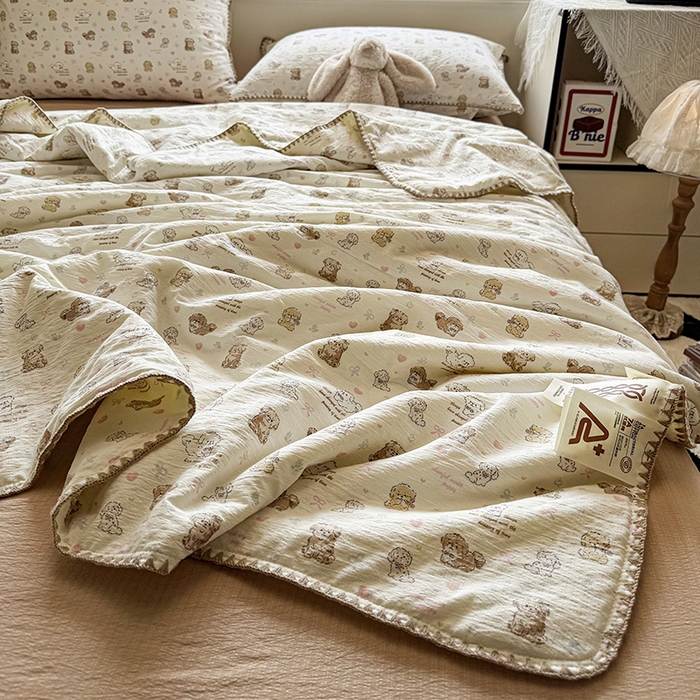 91家纺网 家纺一手货源 找家纺 晚爱家纺（原晚安家居）  2025新款A类母婴级云感双层纱三角针夏被贝壳边夏凉被春夏贝壳绣【可提供买家秀】 狗狗日记