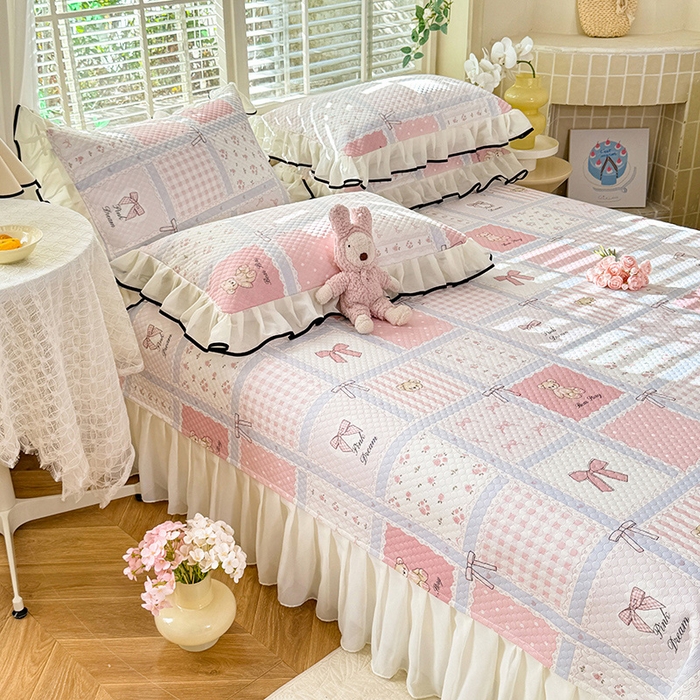 91家纺网 家纺一手货源 找家纺 金盛皇朝家纺 2025夏季新款冰丝凉豆豆床盖凉席 糖熊仔仔