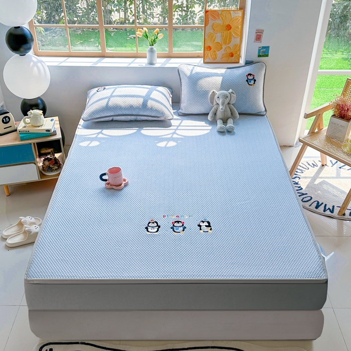 91家纺网 家纺一手货源 找家纺 千朵 2025新款冰豆豆绣花凉席 企鹅