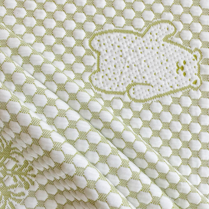 91家纺网 家纺一手货源 找家纺 千朵 2025新款凉感PE冰豆豆提花床笠款凉席 雪花熊绿