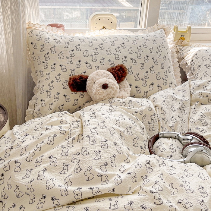 91家纺网 家纺一手货源 找家纺 2025新款云感木棉皱皱双层纱全棉花边四件套 小黑兔