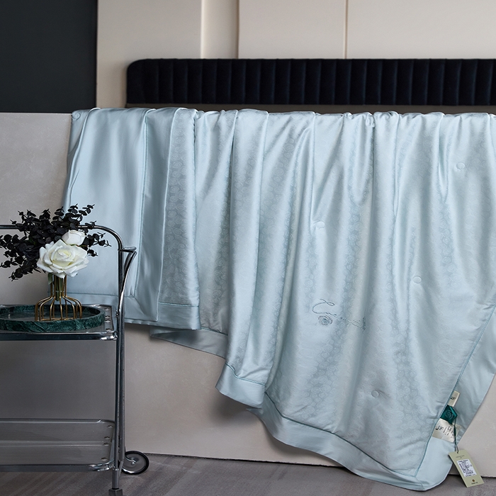 91家纺网 家纺一手货源 找家纺 佳汐蓝家纺 2025新款60支高密提花夏被夏凉被空调被四件套-御玫瑰提花夏被系列 御玫瑰-冰蓝