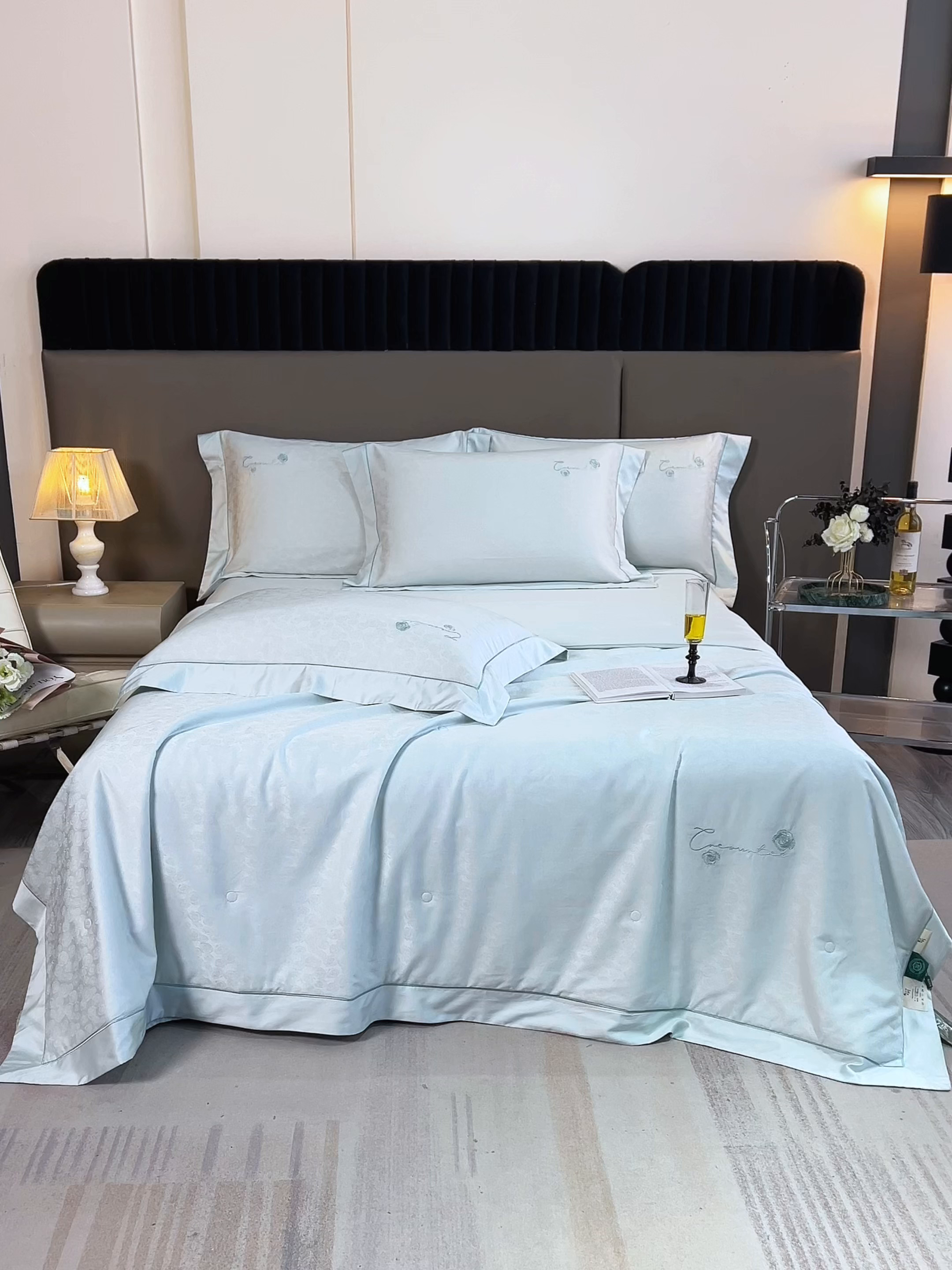 91家纺网 家纺一手货源 找家纺 佳汐蓝家纺 2025新款60支高密提花夏被夏凉被空调被四件套-御玫瑰提花夏被系列 御玫瑰-冰蓝