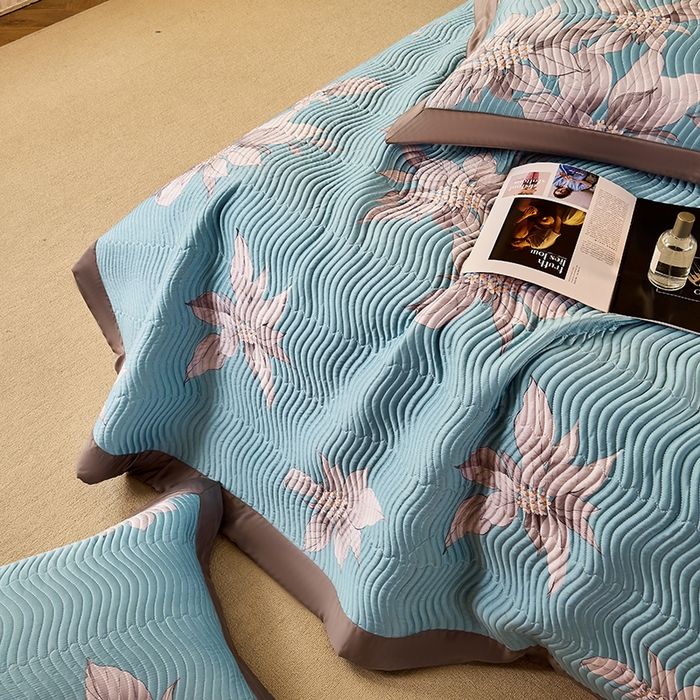 91家纺网 家纺一手货源 找家纺 南通朵美纺织品有限公司 2025【DM】60支兰精天丝软席三件套 蓝色百合