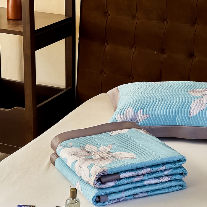 91家纺网 家纺一手货源 找家纺 南通朵美纺织品有限公司 2025【DM】60支兰精天丝软席三件套 蓝色百合