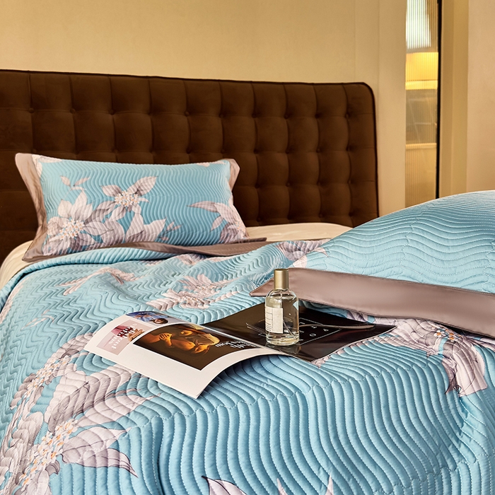 91家纺网 家纺一手货源 找家纺 南通朵美纺织品有限公司 2025【DM】60支兰精天丝软席三件套 蓝色百合