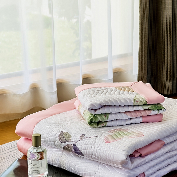 91家纺网 家纺一手货源 找家纺 南通朵美纺织品有限公司 2025【DM】60支兰精天丝软席三件套 清新百合