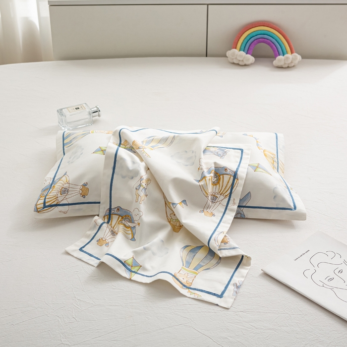 91家纺网 家纺一手货源 找家纺 萌番宝 2025春夏新款60支长绒棉全棉儿童卡通枕套工艺学生A类枕套单枕套 城堡气球