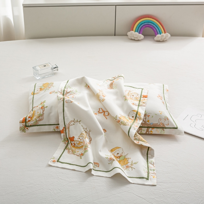 91家纺网 家纺一手货源 找家纺 萌番宝 2025春夏新款60支长绒棉全棉儿童卡通枕套工艺学生A类枕套单枕套 摇篮兔