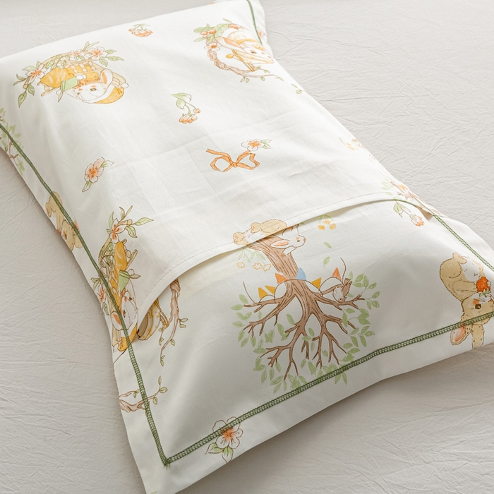 91家纺网 家纺一手货源 找家纺 萌番宝 2025春夏新款60支长绒棉全棉儿童卡通枕套工艺学生A类枕套单枕套 摇篮兔