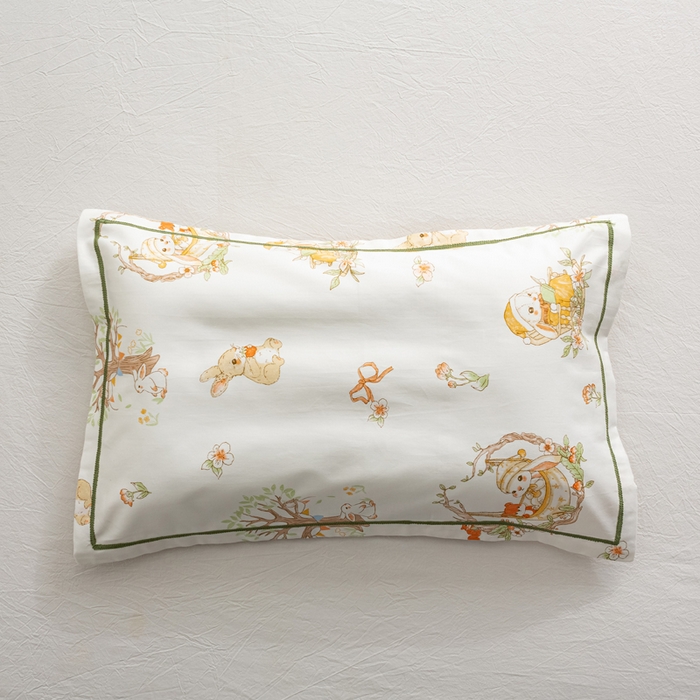 91家纺网 家纺一手货源 找家纺 萌番宝 2025春夏新款60支长绒棉全棉儿童卡通枕套工艺学生A类枕套单枕套 摇篮兔