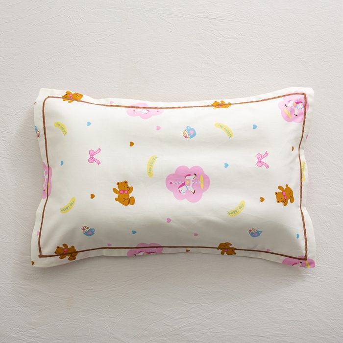 91家纺网 家纺一手货源 找家纺 萌番宝 2025春夏新款60支长绒棉全棉儿童卡通枕套工艺学生A类枕套单枕套 梦幻城