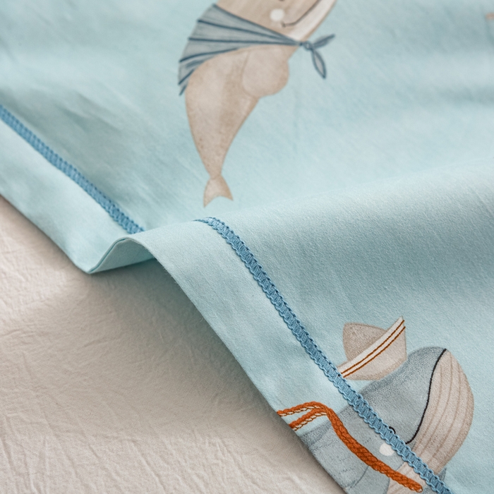 91家纺网 家纺一手货源 找家纺 萌番宝 2025春夏新款60支长绒棉全棉儿童卡通枕套工艺学生A类枕套单枕套 深海鱼