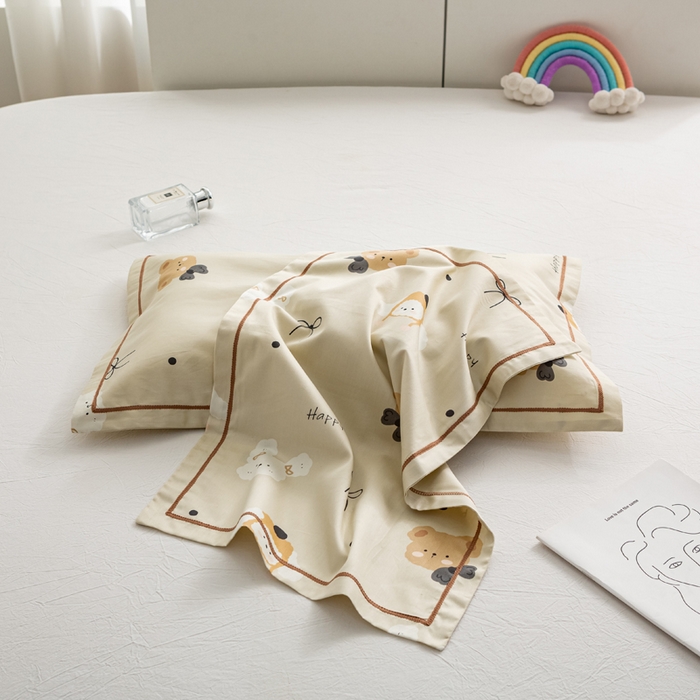 91家纺网 家纺一手货源 找家纺 萌番宝 2025春夏新款60支长绒棉全棉儿童卡通枕套工艺学生A类枕套单枕套 咖の熊