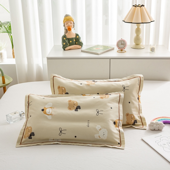 91家纺网 家纺一手货源 找家纺 萌番宝 2025春夏新款60支长绒棉全棉儿童卡通枕套工艺学生A类枕套单枕套 咖の熊