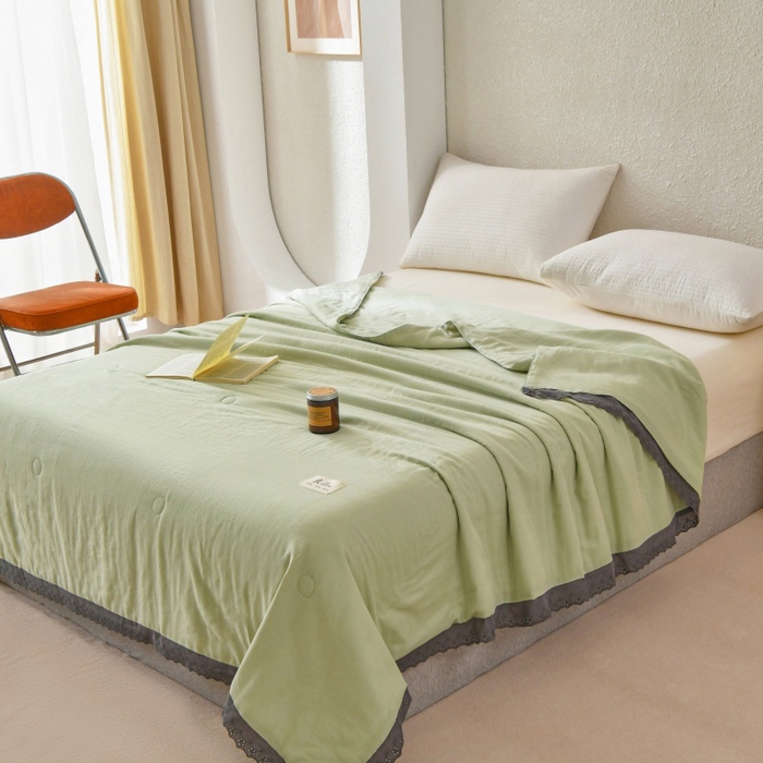 91家纺网 家纺一手货源 找家纺 金艾草 2025新款纯棉纱布棉花单夏被夏凉被空调被 草绿（花边款）