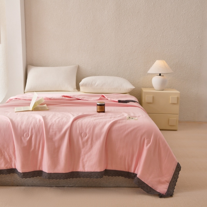 91家纺网 家纺一手货源 找家纺 金艾草 2025新款纯棉纱布棉花单夏被夏凉被空调被 粉色（花边款）