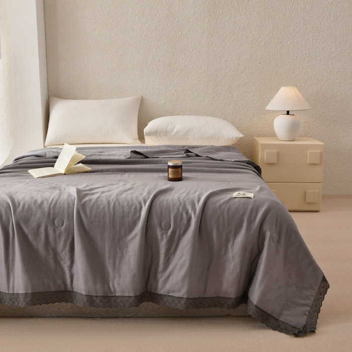 91家纺网 家纺一手货源 找家纺 金艾草 2025新款纯棉纱布棉花单夏被夏凉被空调被 灰色（花边款）