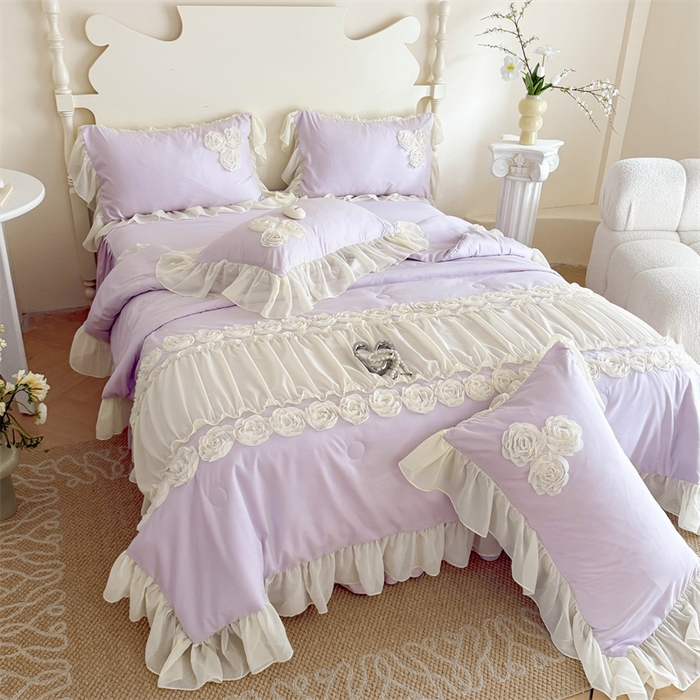 91家纺网 家纺一手货源 找家纺 富盛家纺 2025新款水洗亲肤棉盘花特种刺绣夏被夏凉被空调被床裙款四件套 甜蜜蜜-紫