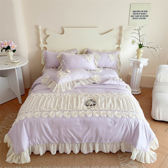 91家纺网 家纺一手货源 找家纺 富盛家纺 2025新款水洗亲肤棉盘花特种刺绣夏被夏凉被空调被床裙款四件套 甜蜜蜜-紫