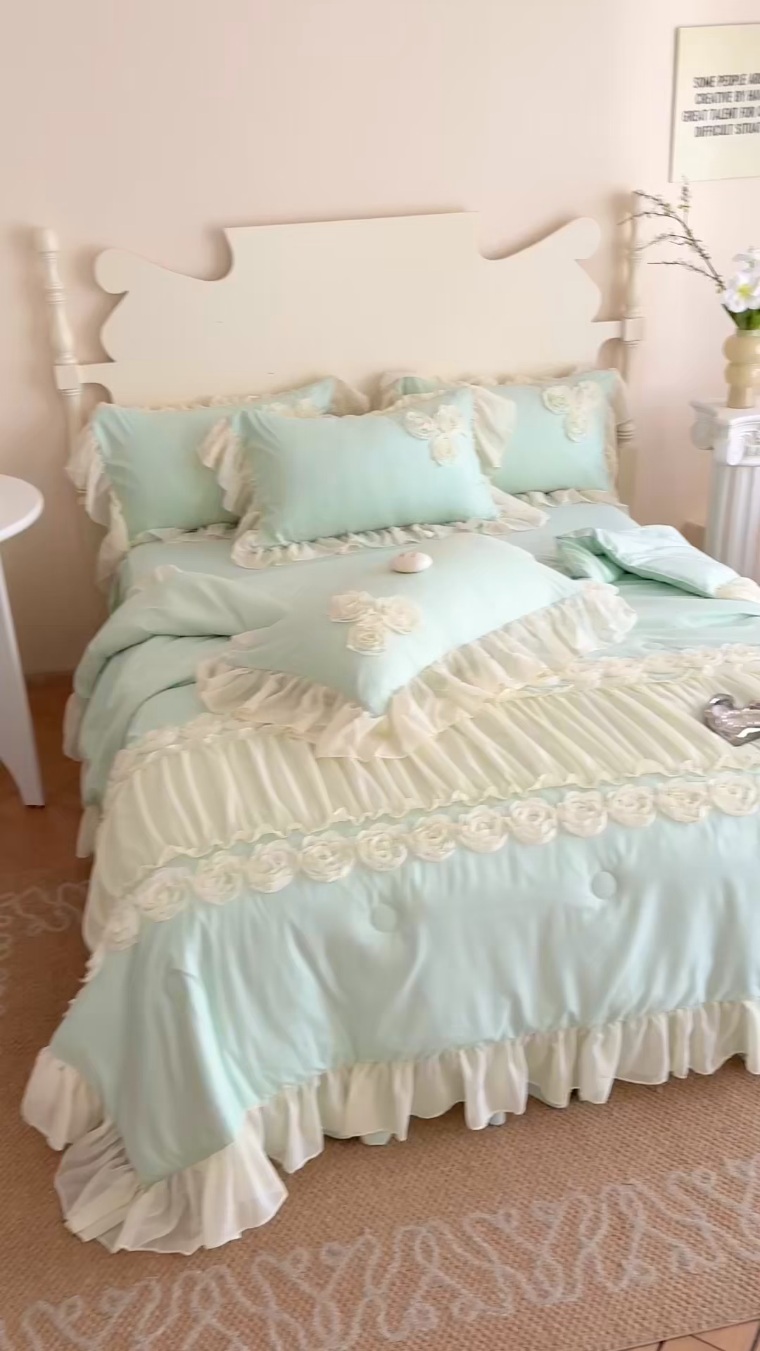 91家纺网 家纺一手货源 找家纺 富盛家纺 2025新款水洗亲肤棉盘花特种刺绣夏被夏凉被空调被床裙款四件套 甜蜜蜜-绿