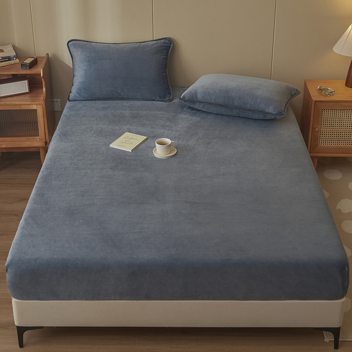 91家纺网 家纺一手货源 找家纺 （总）耐思家纺 2023新款牛奶绒单面床笠  床笠 三件套