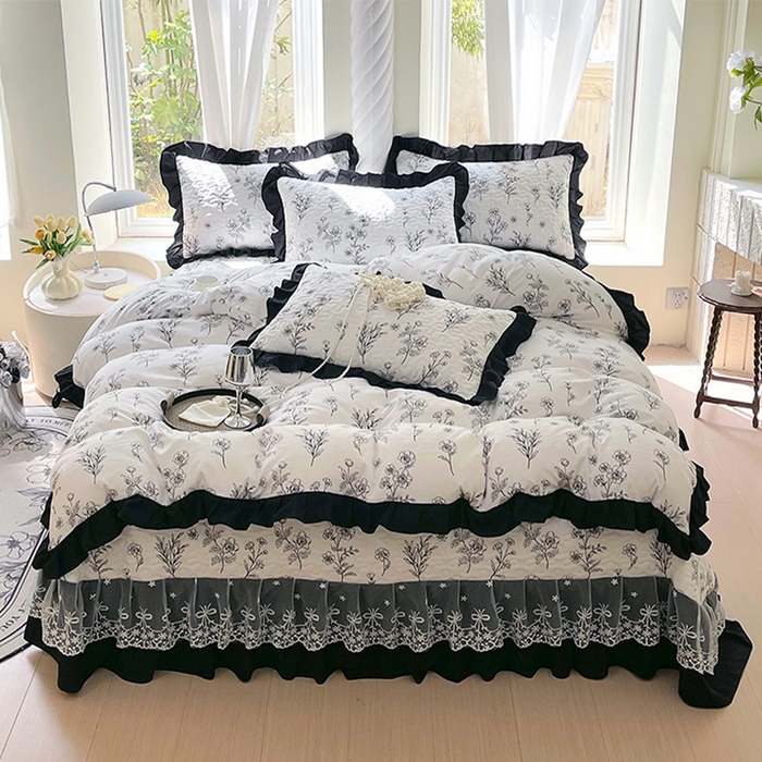 91家纺网 家纺一手货源 找家纺 雨彤家纺 2025年新款赫本风云朵水洗棉夹棉双层花边床盖四件套 爱枝蔓-赫本风