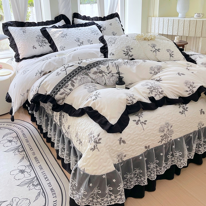 91家纺网 家纺一手货源 找家纺 雨彤家纺 2025年新款赫本风云朵水洗棉夹棉双层花边床盖四件套 爱丽莎-赫本风