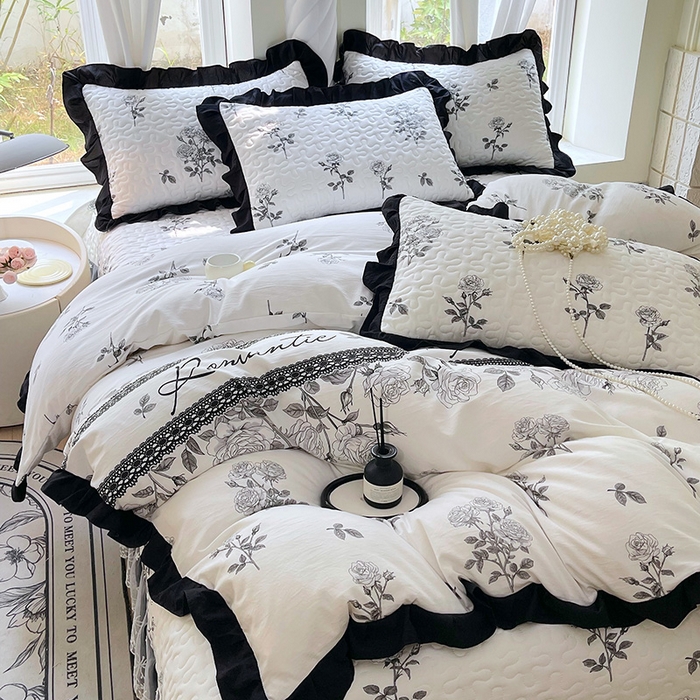 91家纺网 家纺一手货源 找家纺 雨彤家纺 2025年新款赫本风云朵水洗棉夹棉双层花边床盖四件套 爱丽莎-赫本风