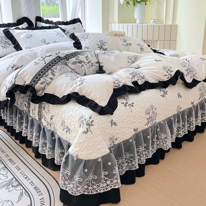 91家纺网 家纺一手货源 找家纺 雨彤家纺 2025年新款赫本风云朵水洗棉夹棉双层花边床盖四件套 爱丽莎-赫本风