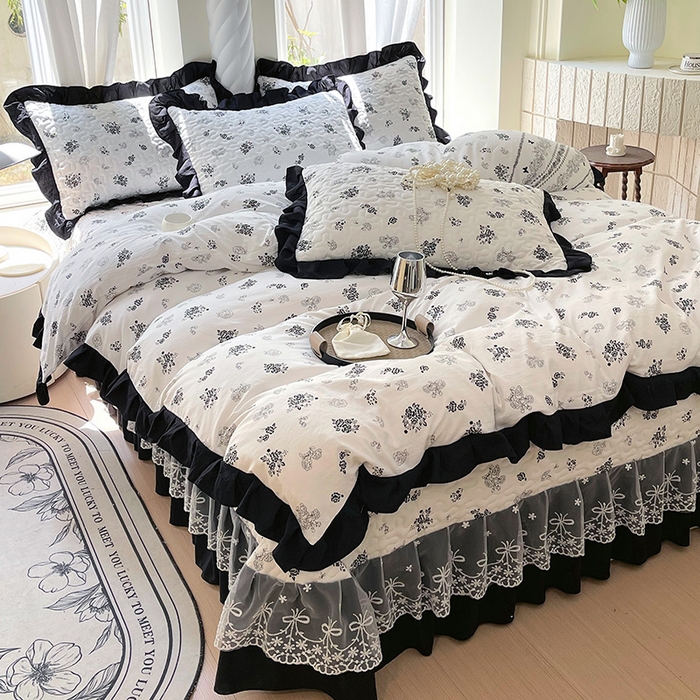 91家纺网 家纺一手货源 找家纺 雨彤家纺 2025年新款赫本风云朵水洗棉夹棉双层花边床盖四件套 爱翩翩-赫本风