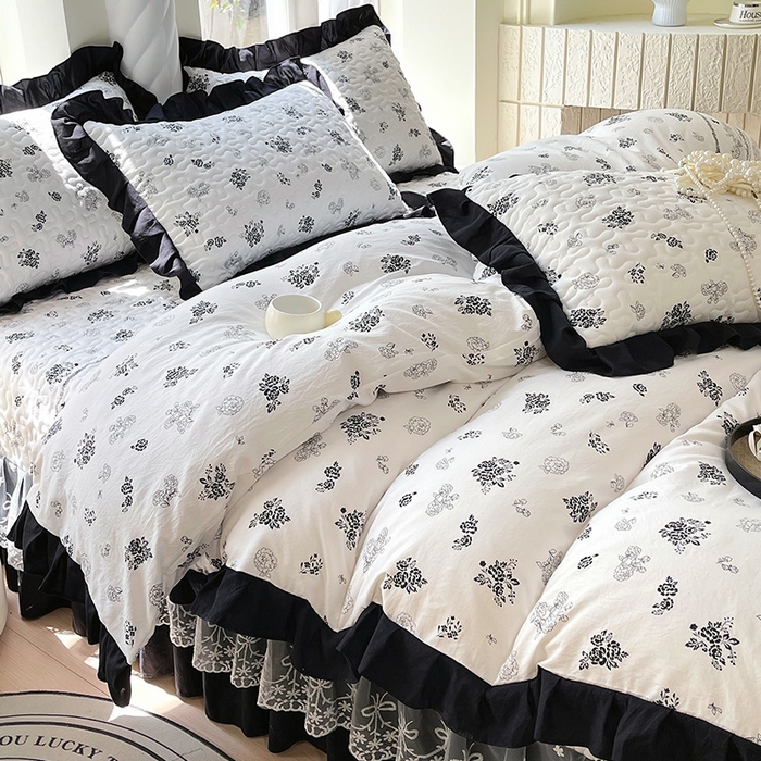 91家纺网 家纺一手货源 找家纺 雨彤家纺 2025年新款赫本风云朵水洗棉夹棉双层花边床盖四件套 爱翩翩-赫本风