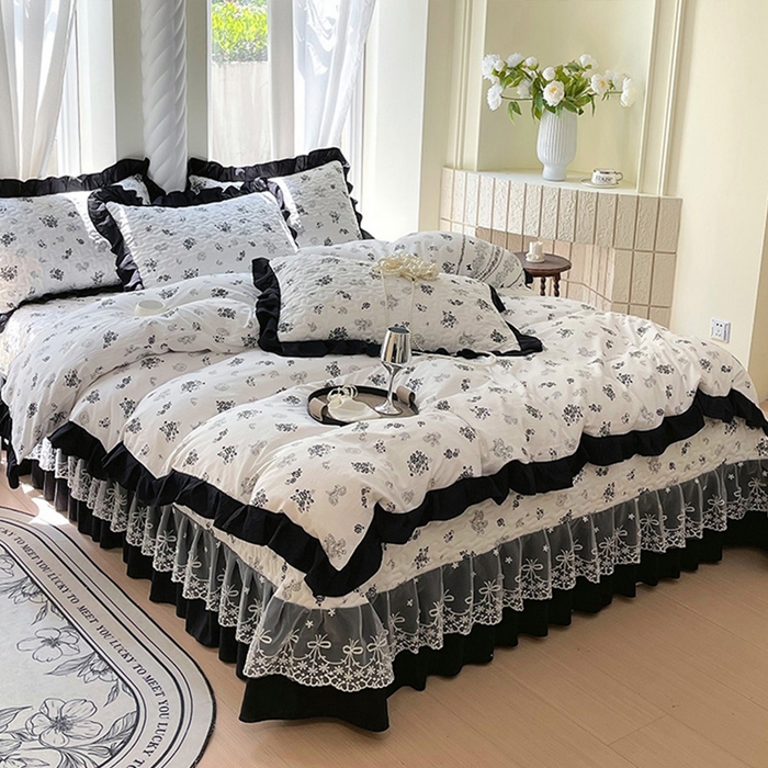 91家纺网 家纺一手货源 找家纺 雨彤家纺 2025年新款赫本风云朵水洗棉夹棉双层花边床盖四件套 爱翩翩-赫本风