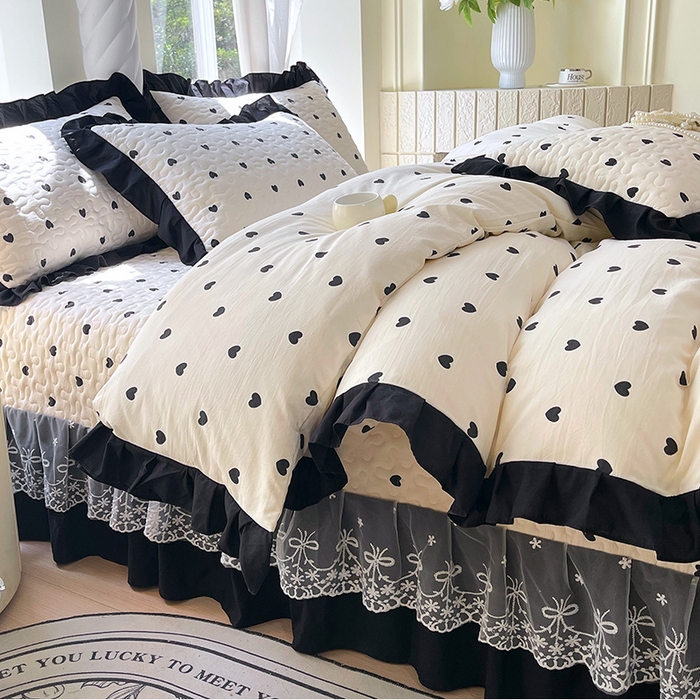 91家纺网 家纺一手货源 找家纺 雨彤家纺 2025年新款赫本风云朵水洗棉夹棉双层花边床盖四件套 爱心-赫本风