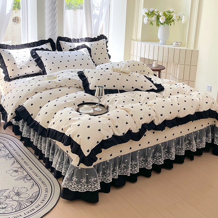 91家纺网 家纺一手货源 找家纺 雨彤家纺 2025年新款赫本风云朵水洗棉夹棉双层花边床盖四件套 爱心-赫本风