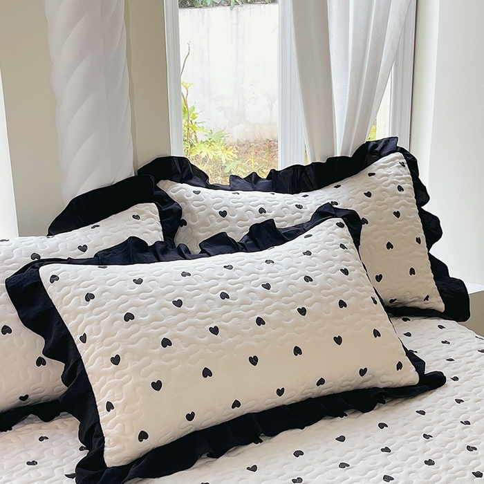 91家纺网 家纺一手货源 找家纺 雨彤家纺 2025年新款赫本风云朵水洗棉夹棉双层花边床盖四件套 爱心-赫本风