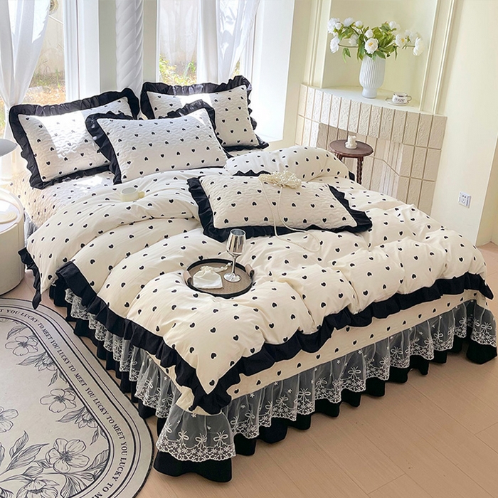 91家纺网 家纺一手货源 找家纺 雨彤家纺 2025年新款赫本风云朵水洗棉夹棉双层花边床盖四件套 爱心-赫本风