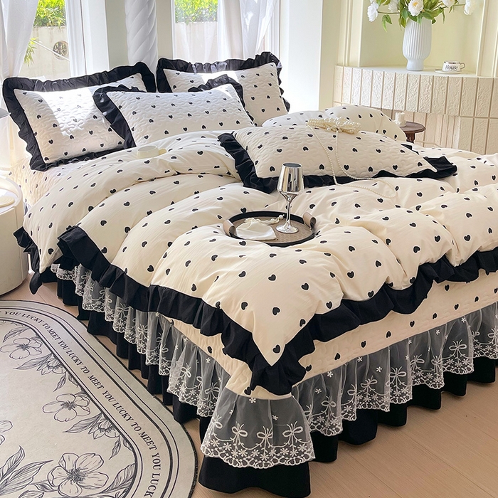 91家纺网 家纺一手货源 找家纺 雨彤家纺 2025年新款赫本风云朵水洗棉夹棉双层花边床盖四件套 爱心-赫本风