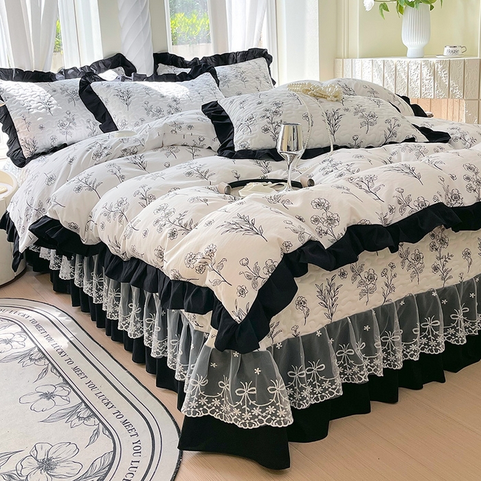 91家纺网 家纺一手货源 找家纺 雨彤家纺 2025年新款赫本风云朵水洗棉夹棉双层花边床盖四件套 爱枝蔓-赫本风