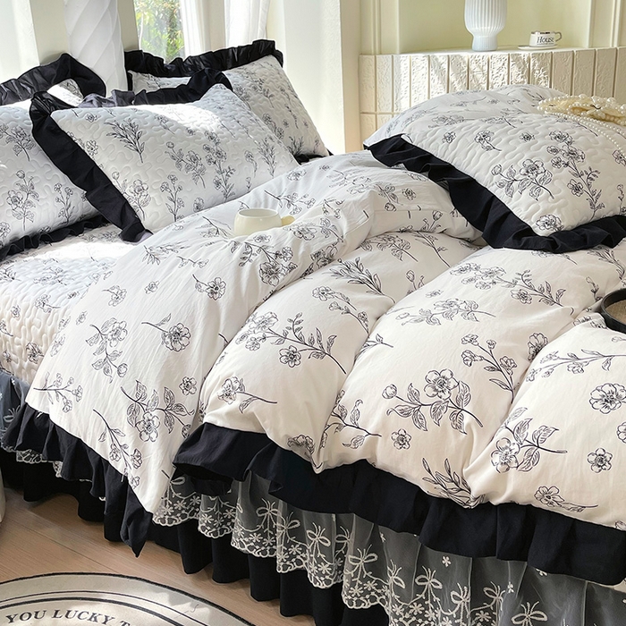 91家纺网 家纺一手货源 找家纺 雨彤家纺 2025年新款赫本风云朵水洗棉夹棉双层花边床盖四件套 爱枝蔓-赫本风
