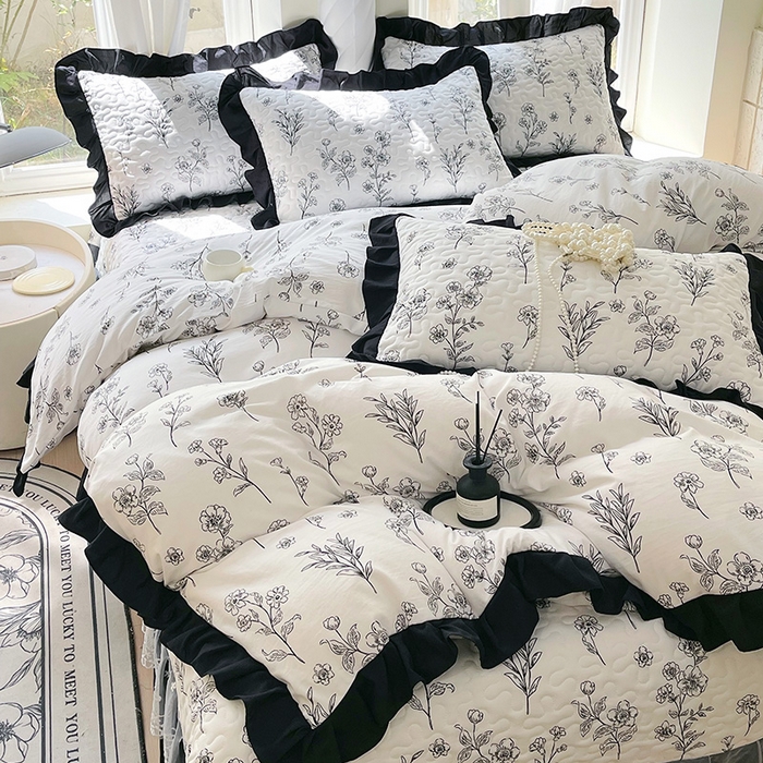 91家纺网 家纺一手货源 找家纺 雨彤家纺 2025年新款赫本风云朵水洗棉夹棉双层花边床盖四件套 爱枝蔓-赫本风