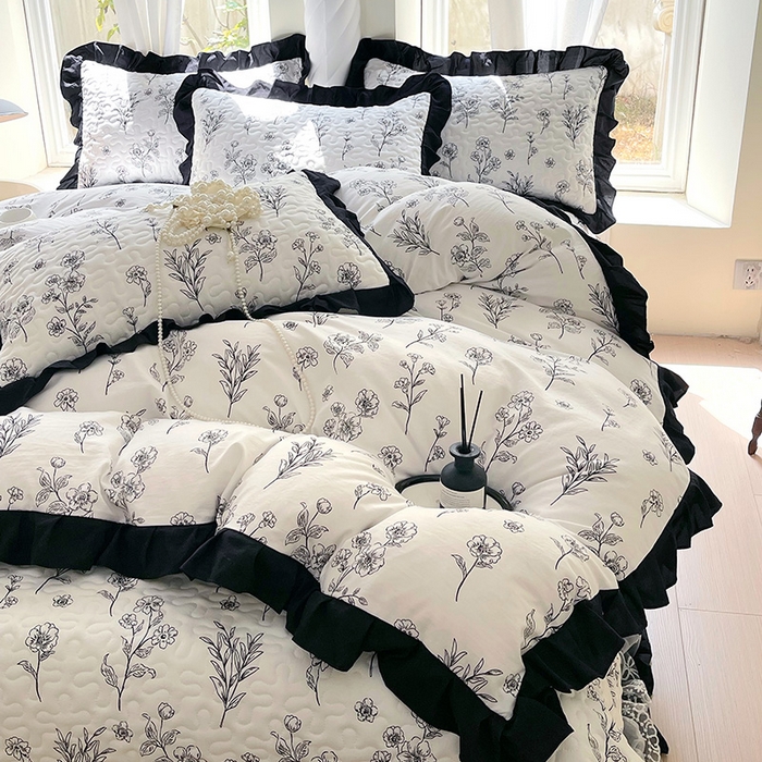 91家纺网 家纺一手货源 找家纺 雨彤家纺 2025年新款赫本风云朵水洗棉夹棉双层花边床盖四件套 爱枝蔓-赫本风