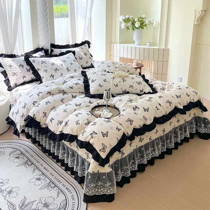 91家纺网 家纺一手货源 找家纺 雨彤家纺 2025年新款赫本风云朵水洗棉夹棉双层花边床盖四件套 蝴蝶-赫本风