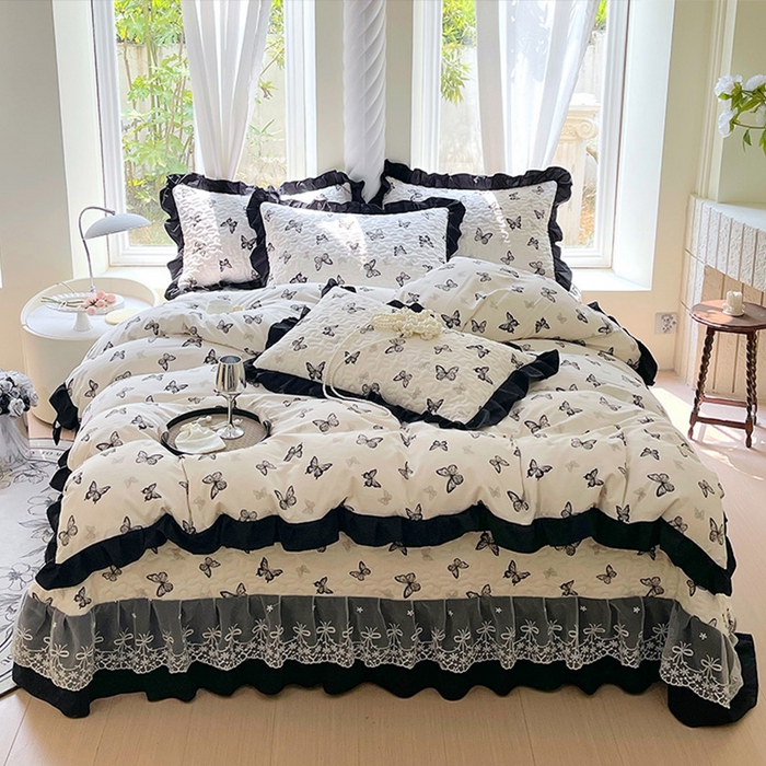 雨彤家纺 2025年新款赫本风云朵水洗棉夹棉双层花边床盖四件套 蝴蝶-赫本风