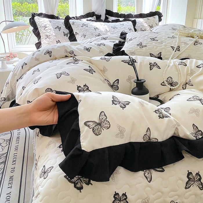 91家纺网 家纺一手货源 找家纺 雨彤家纺 2025年新款赫本风云朵水洗棉夹棉双层花边床盖四件套 蝴蝶-赫本风