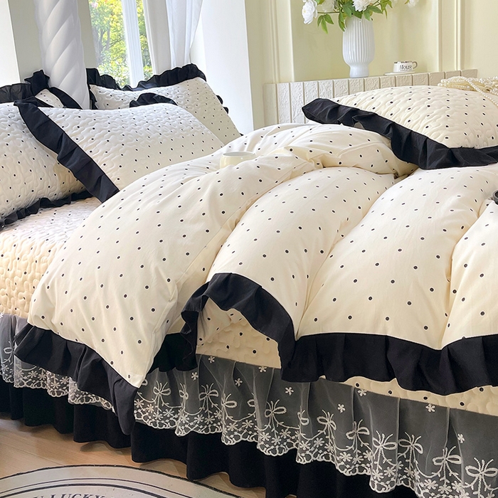 91家纺网 家纺一手货源 找家纺 雨彤家纺 2025年新款赫本风云朵水洗棉夹棉双层花边床盖四件套 小波点-赫本风