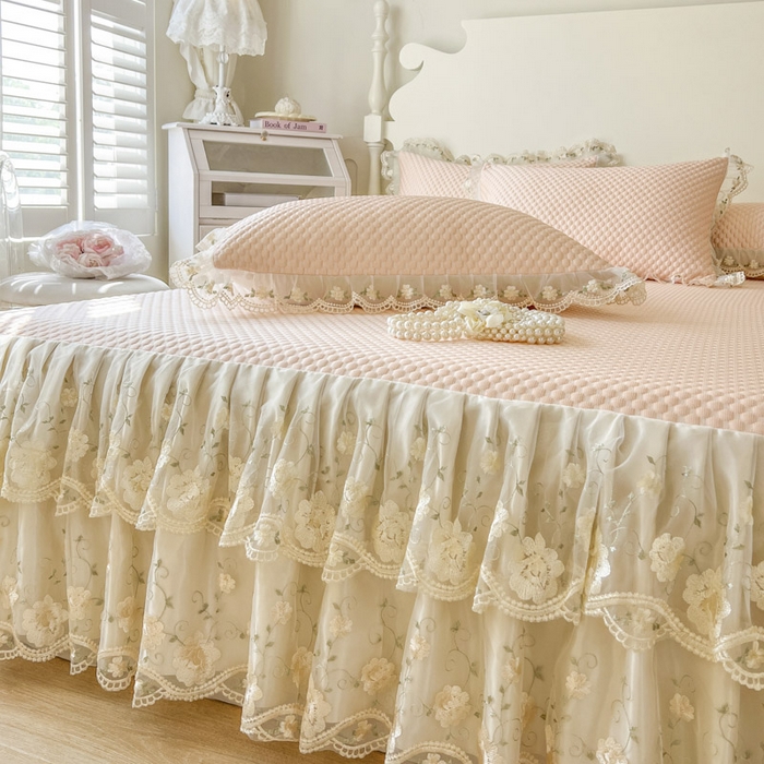 91家纺网 家纺一手货源 找家纺 恋尚 2025新款3D裸睡凉感冰豆豆床笠式床裙软席席子三件套-巧心（控价170起） 巧心-浅玉