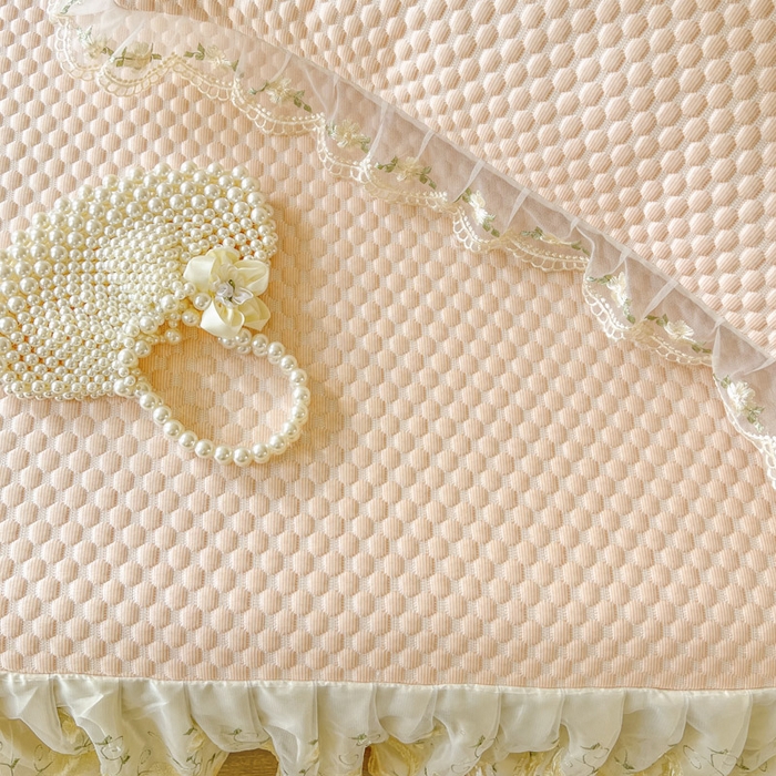 91家纺网 家纺一手货源 找家纺 恋尚 2025新款3D裸睡凉感冰豆豆床笠式床裙软席席子三件套-巧心（控价170起） 巧心-浅玉