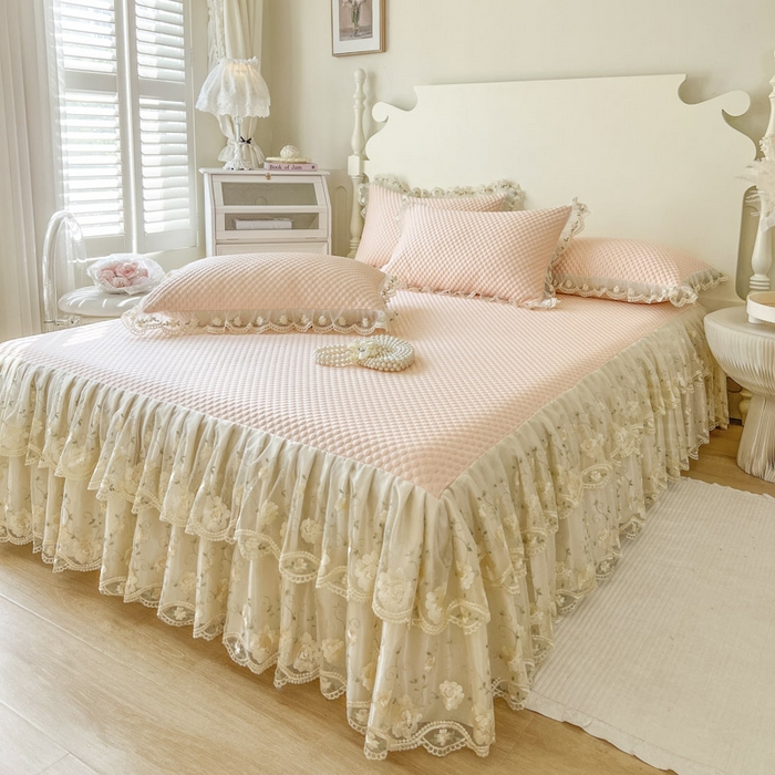 91家纺网 家纺一手货源 找家纺 恋尚 2025新款3D裸睡凉感冰豆豆床笠式床裙软席席子三件套-巧心（控价170起） 巧心-浅玉